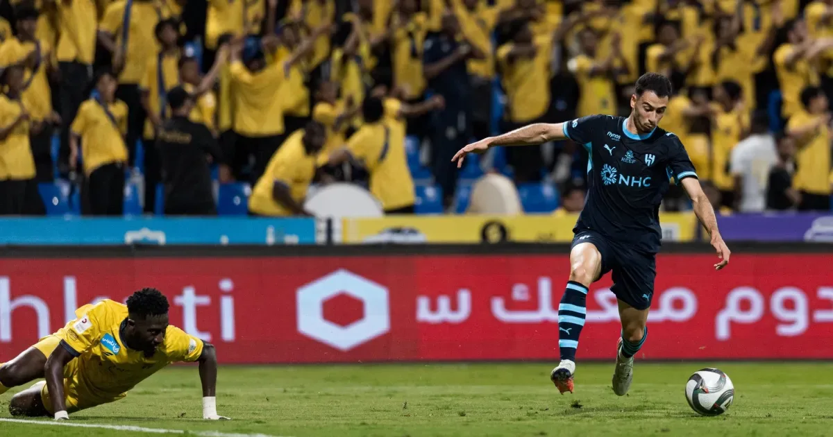 Martinelli marca três na estreia pelo Al-Hilal e time vence por 6 a 0