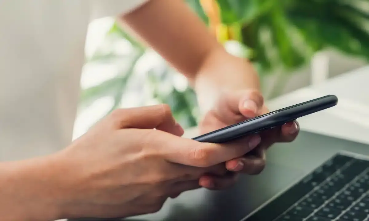 Celular pode pesar no treino quando o corpo passa horas sem variar