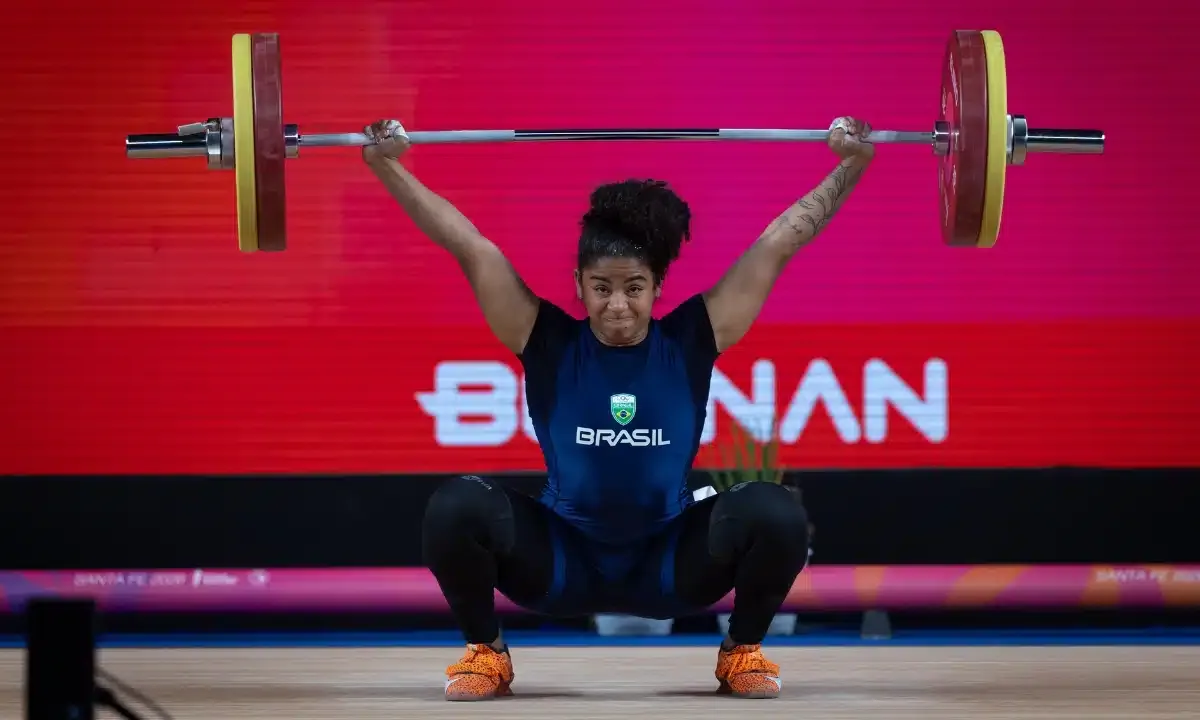 Laura Amaro conquista bronze no levantamento de peso em Rosário