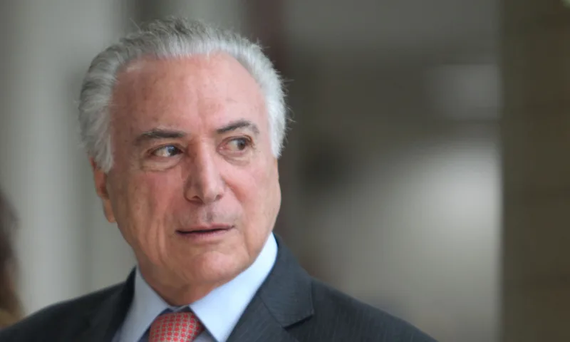 Temer declara apoio a Flávio Bolsonaro na disputa presidencial