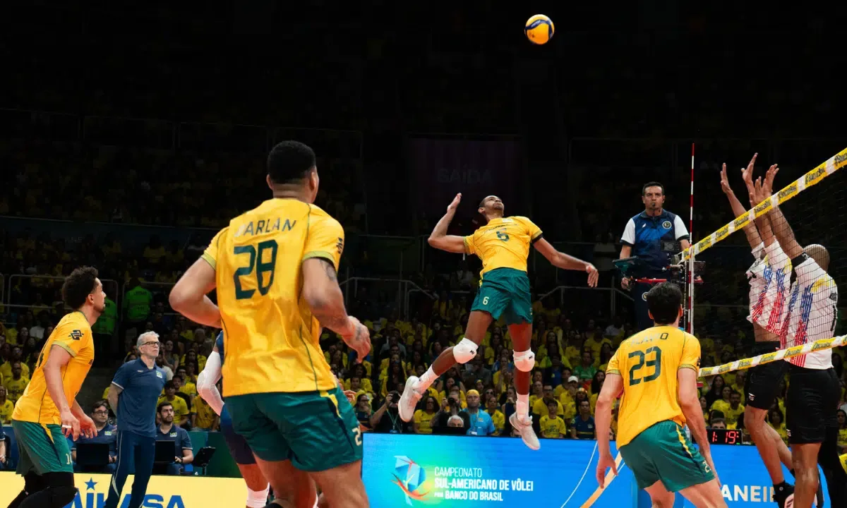 Brasil bate Venezuela e chega invicto à decisão do Sul-Americano de vôlei