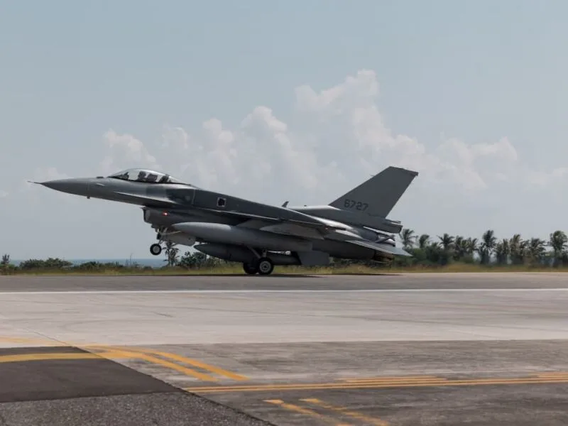 F-16V chegam a Taiwan em meio a dúvidas sobre apoio dos EUA