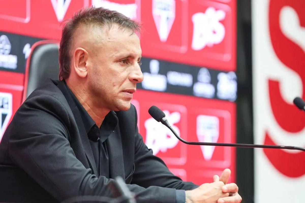 Rafinha admite que São Paulo pode ter errado no momento da saída de Crespo