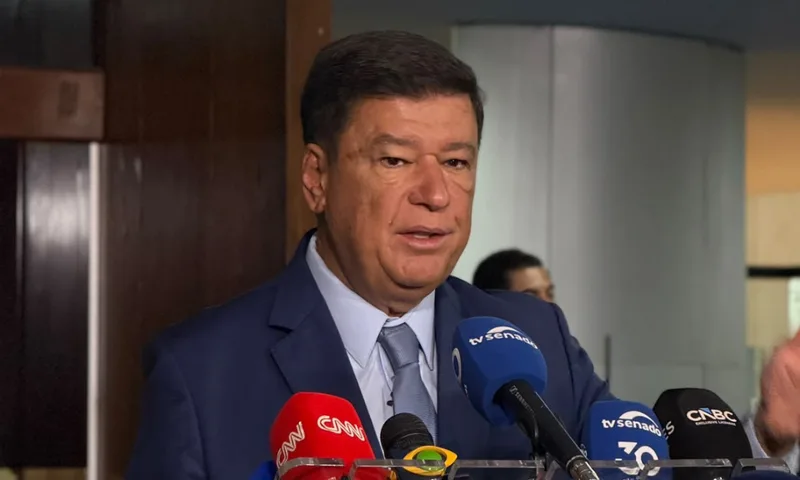 Senador pede prisão e afastamento do diretor-geral da Polícia Federal