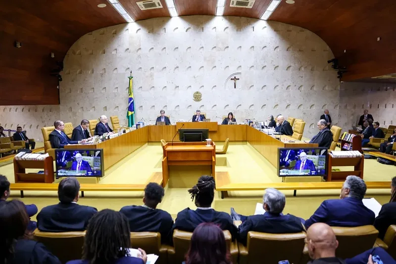 STF decide na terça se abre investigação contra Alexandre de Moraes