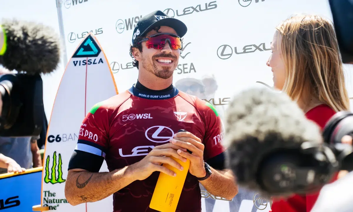 Brasileiros avançam na etapa de Trestles da Liga Mundial de Surfe