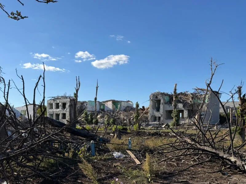 Ponte Norte de Kiev é atingida, e Moscou faz alerta a estrangeiros