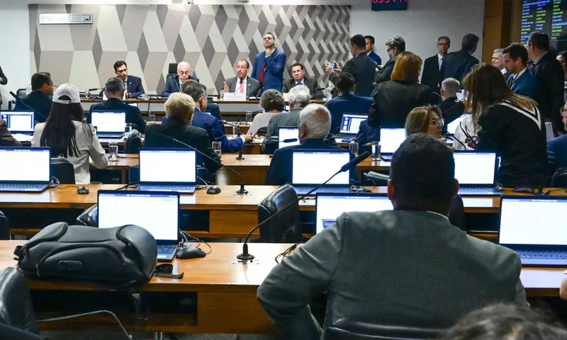 CCJ do Senado aprova PEC que muda regras da segurança pública