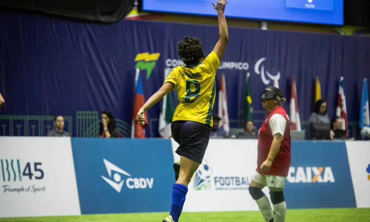 Brasil tem agenda com US Open, paraciclismo e futebol nesta segunda