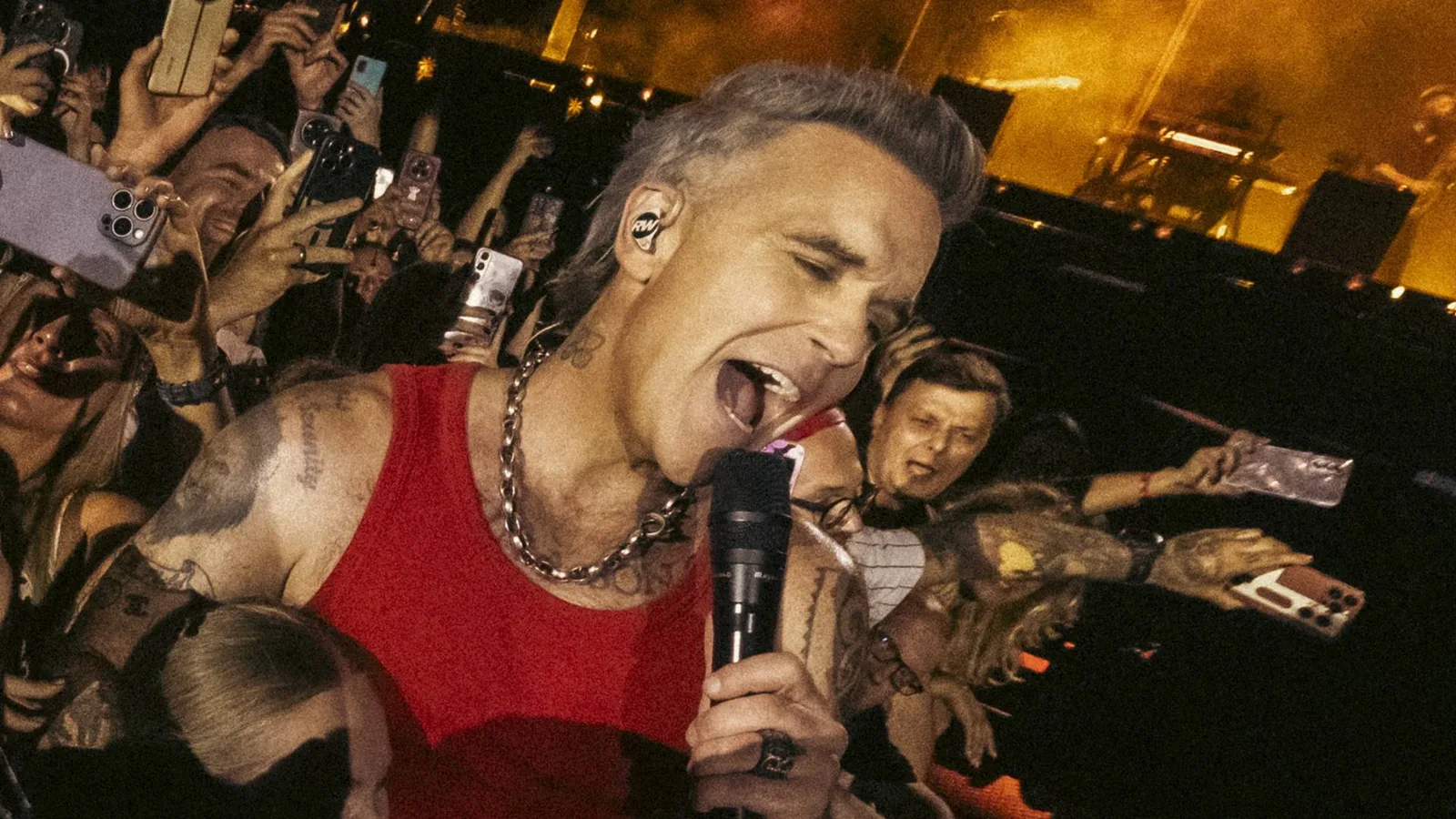 Robbie Williams volta ao Brasil com show único em São Paulo nesta terça