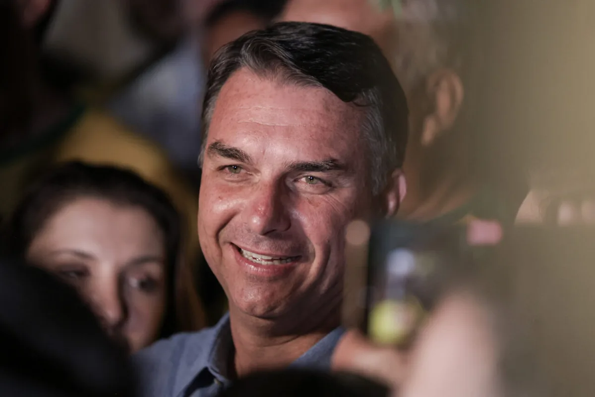 Flávio condiciona apoio de Augusto Cury a compromissos para um eventual governo