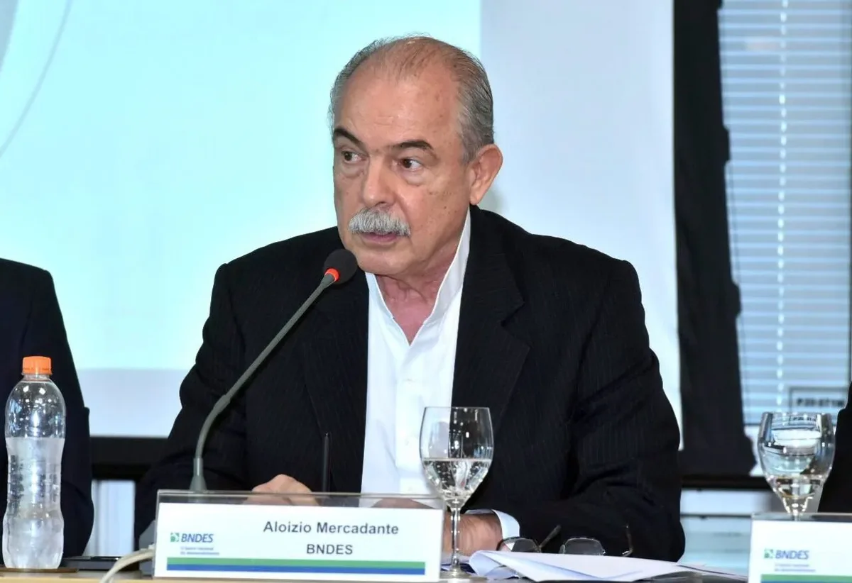 Mercadante rejeita divisão do BNDES e cita apoio a empresas menores