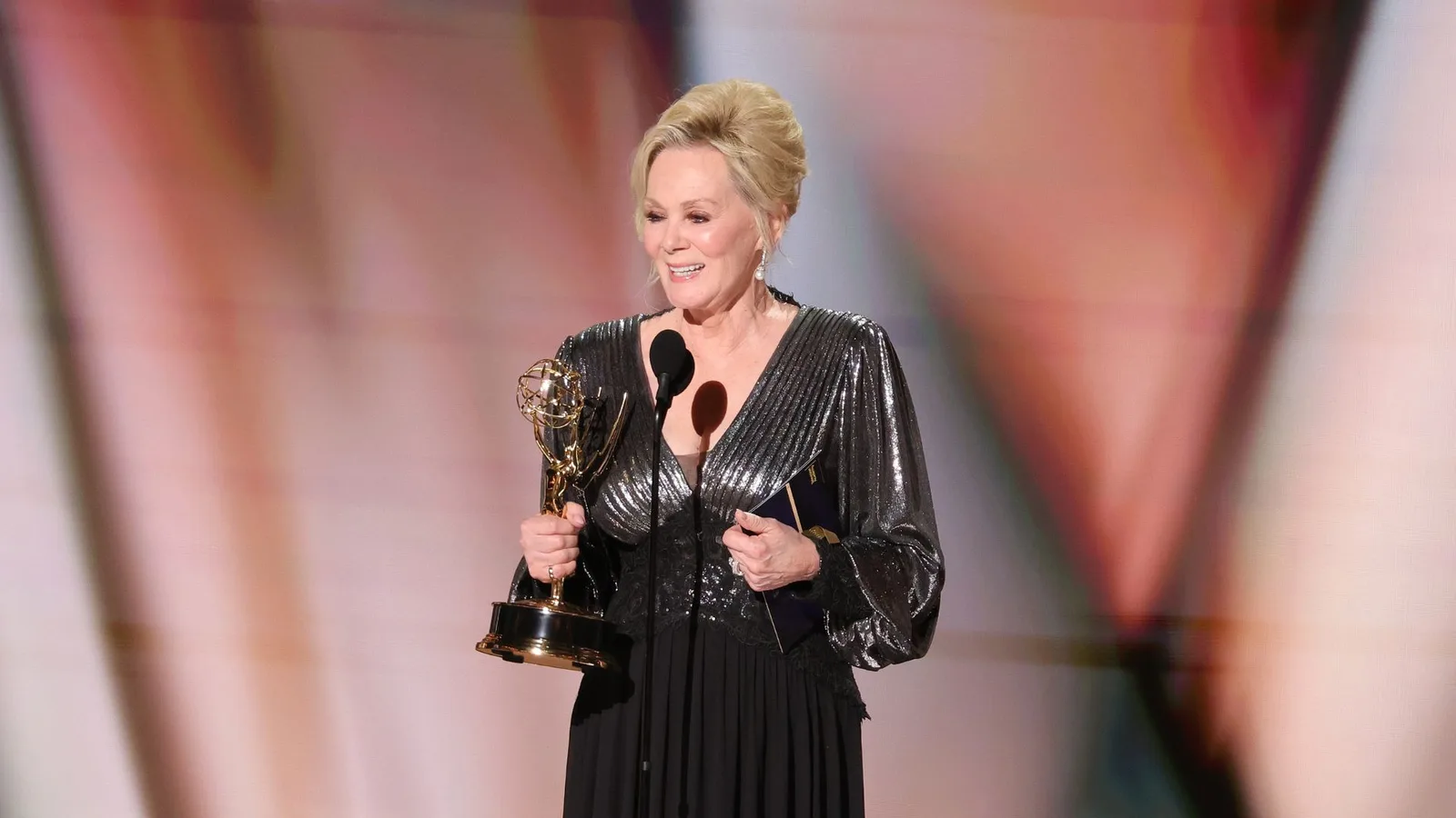 Jean Smart conquista quinto Emmy por ‘Hacks’ e iguala recorde histórico
