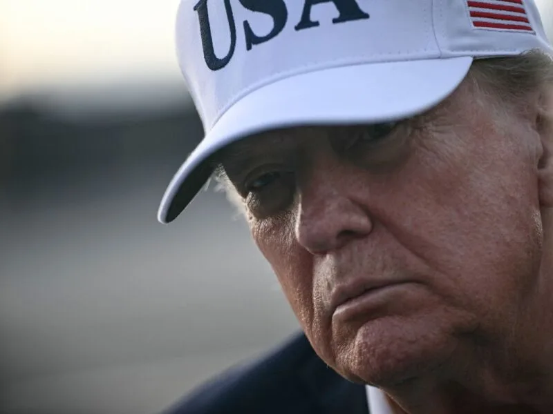 Trump defende imigração, guerra no Irã e tarifas em mensagem antes das eleições