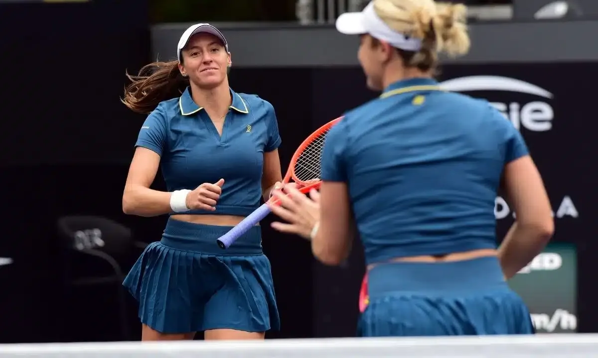Stefani e Dabrowski vencem na estreia e avançam às quartas do SP Open