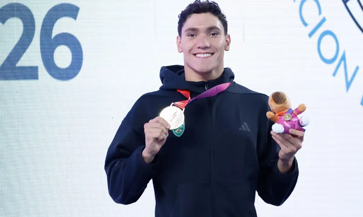 Steverink leva dois ouros e vence os 200m livre com recorde em Santa Fé