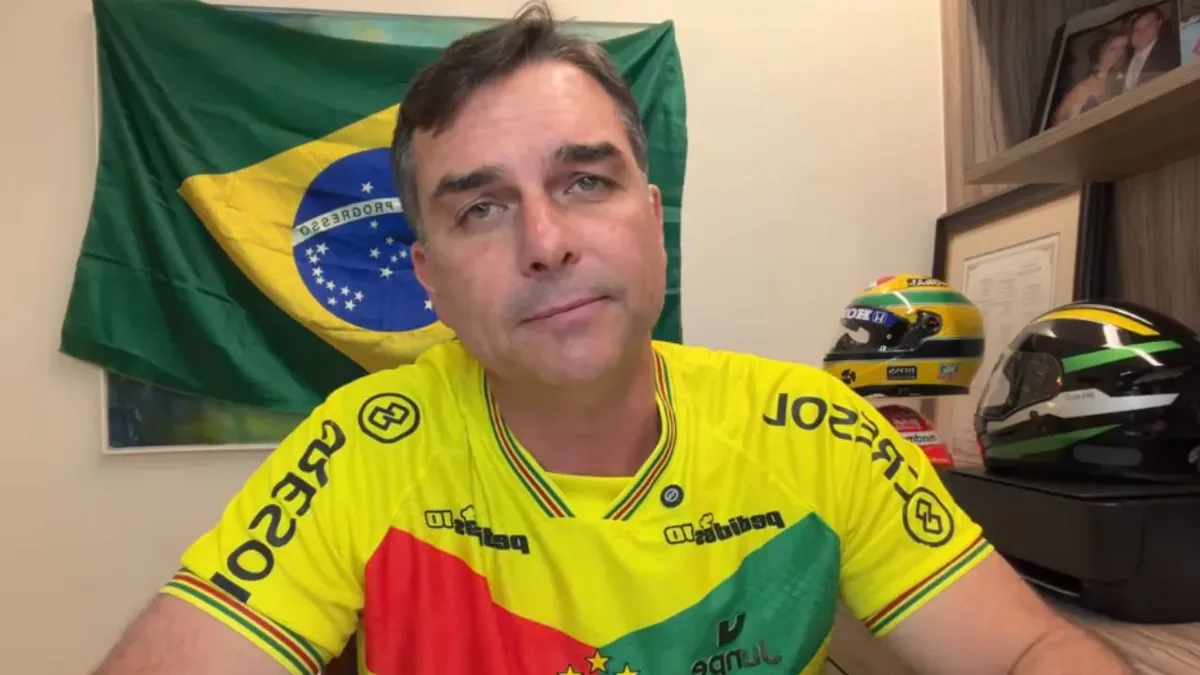 Falha técnica deixa propaganda de Flávio Bolsonaro sem áudio