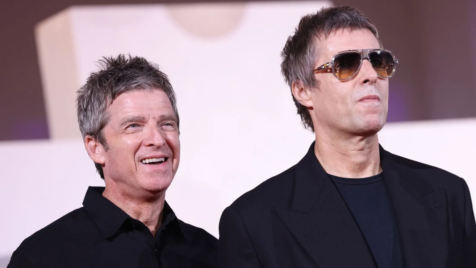 Documentário acompanha a reunião do Oasis e a turnê de 2025