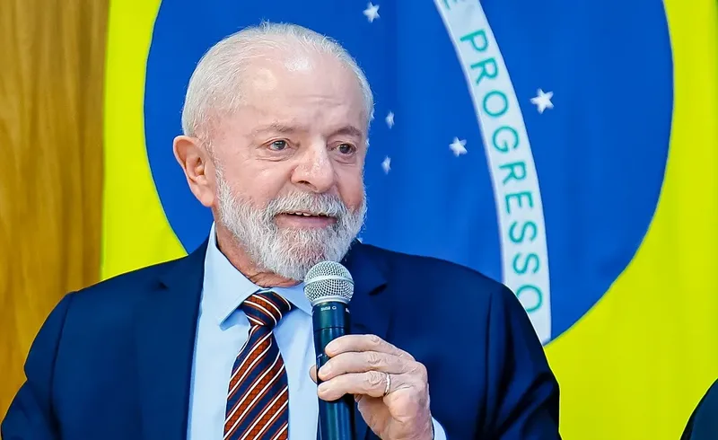 Lula promete trabalhar pelo fim da escala 6×1 em novo mandato