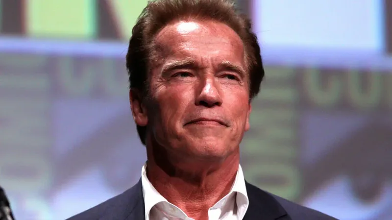 Schwarzenegger aluga traje do Senhor Frio por 1 dólar ao ano