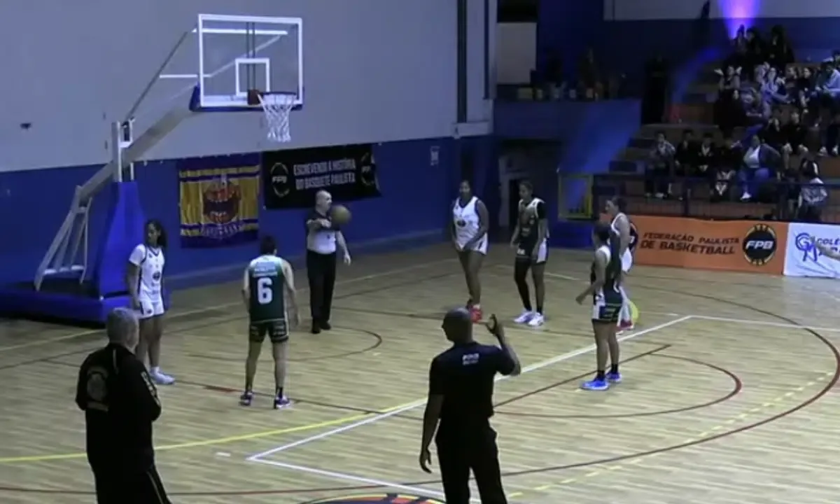 Campinas vence Guarulhos por 90 a 44 no Paulista feminino de basquete