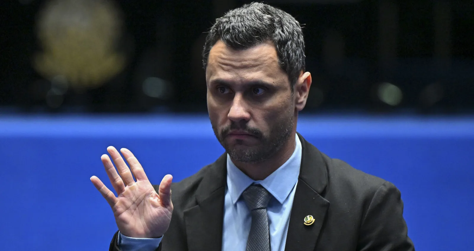 Pesquisa em Minas mostra liderança de Cleitinho e disputa aberta ao Senado