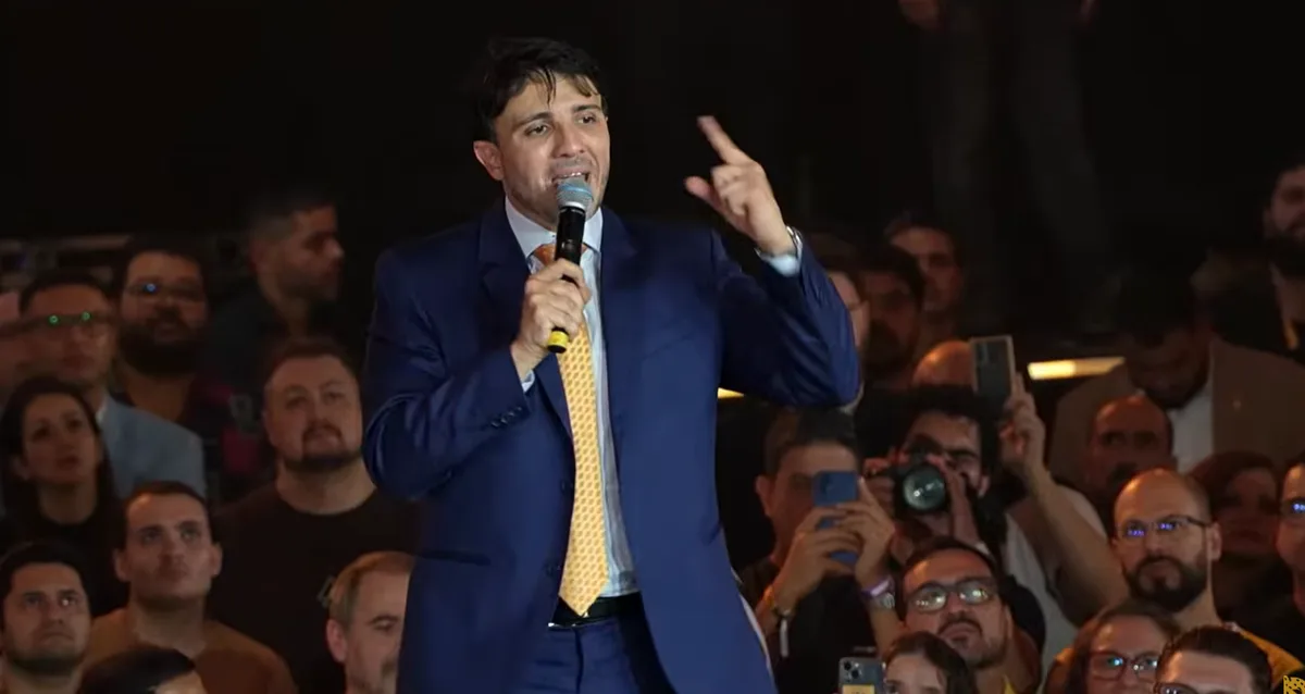 Renan Santos cobra mesmo critério após saída de chefe da PF