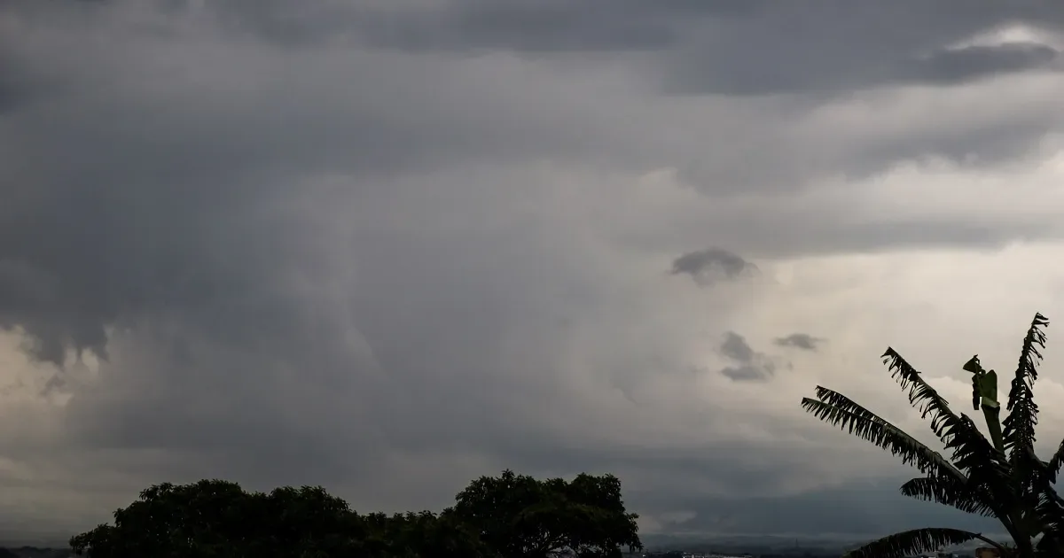 Deslizamento mata uma pessoa durante chuva forte na capital paulista