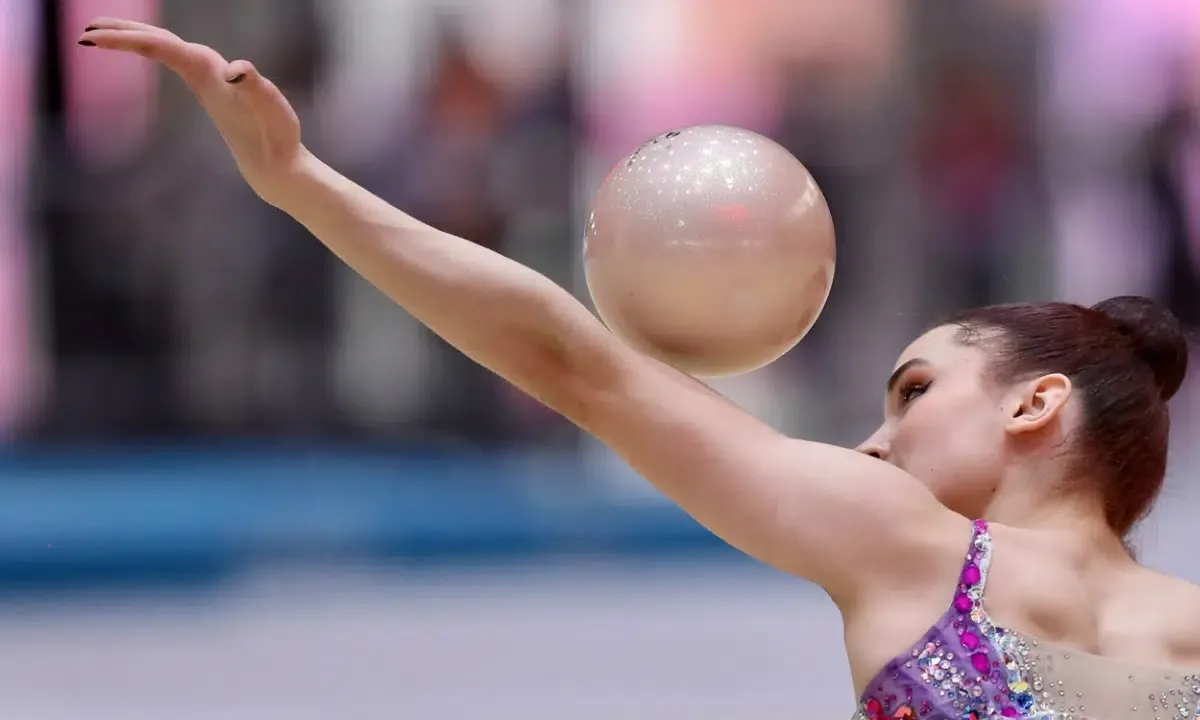 Maria Alexandre e equipe do Brasil lideram a ginástica rítmica em Santa Fé