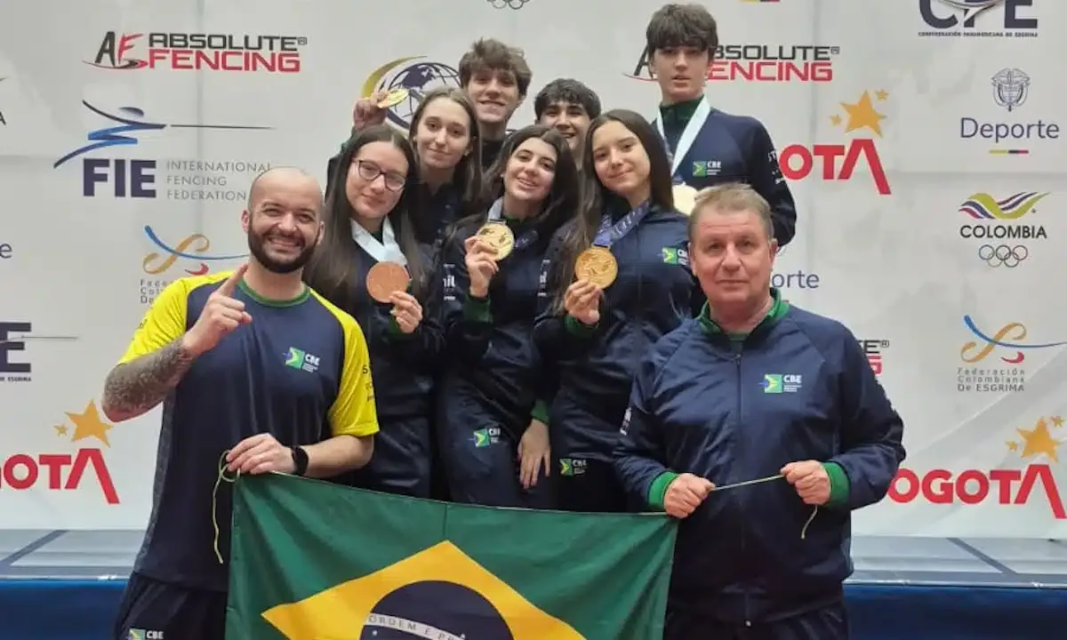 Brasil conquista dois ouros por equipes no Mundial de Sabre