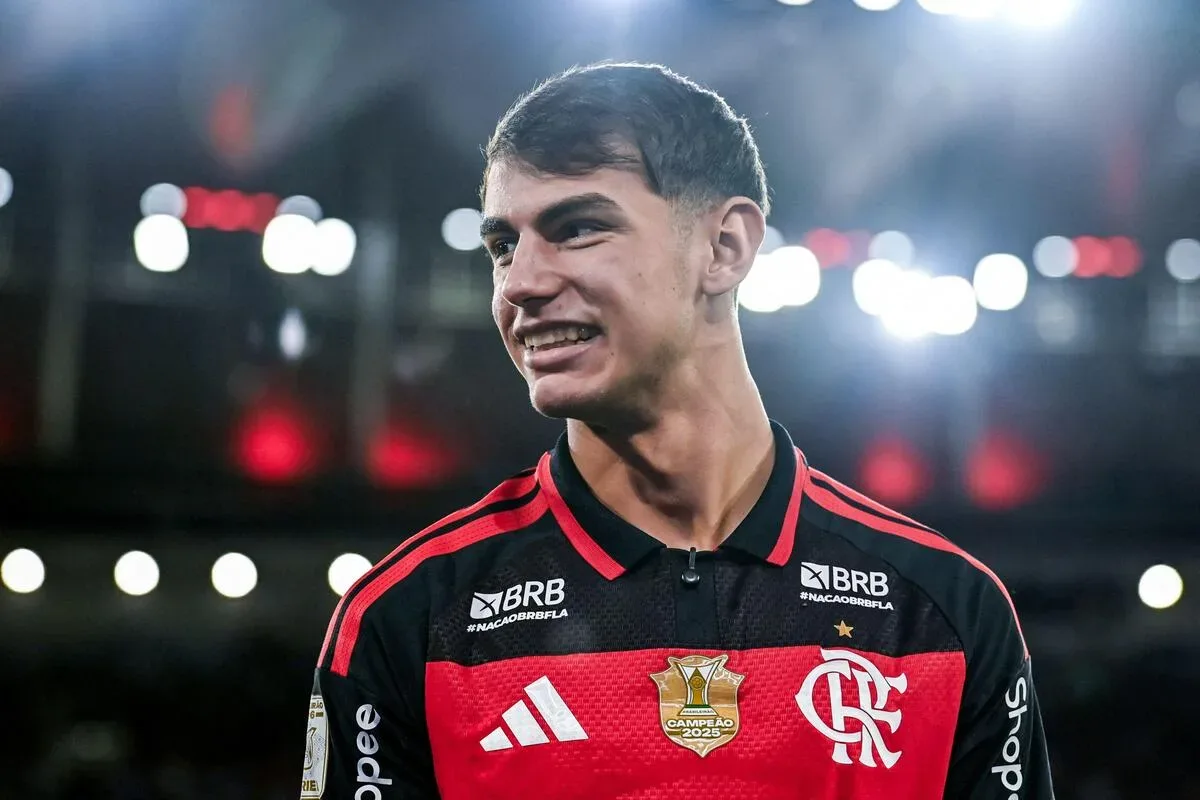 Novo atacante do Flamengo destaca Pedro e define posição preferida