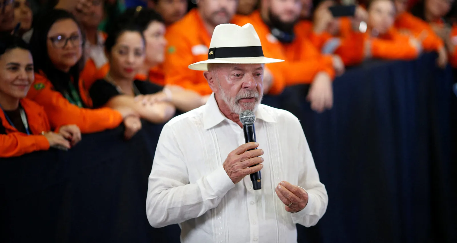 Lula chama Trump de amigo e pede distância das eleições brasileiras