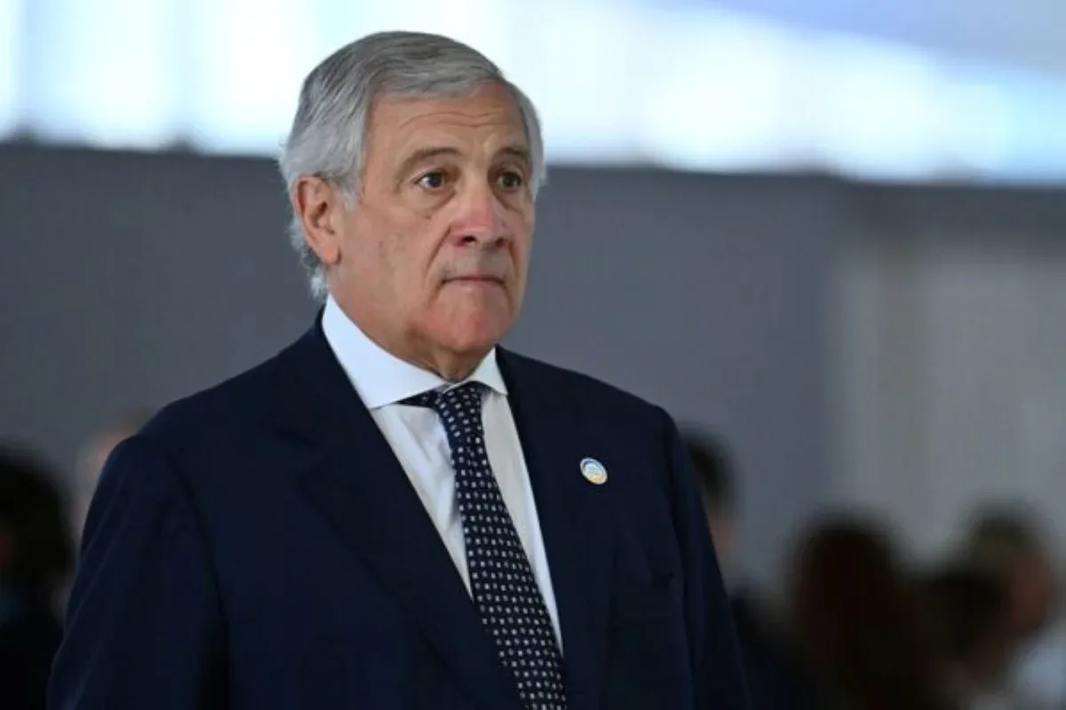 Antonio Tajani pede desculpas após declaração sobre fidelidade feminina