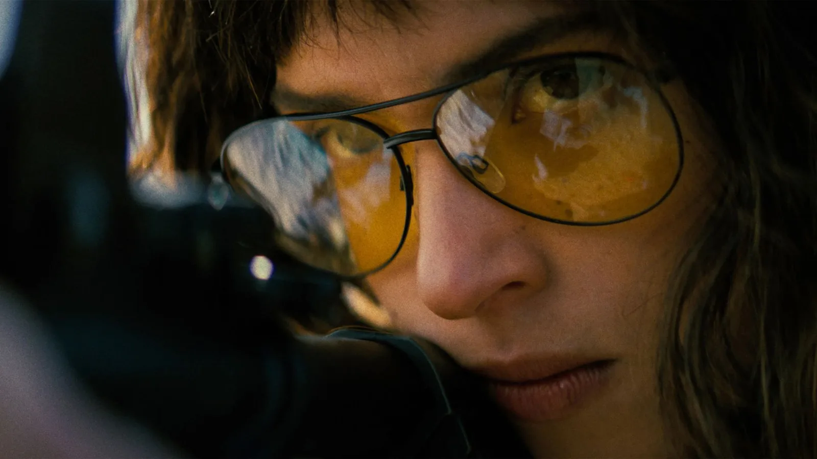 Adria Arjona enfrenta soldados modificados em novo filme de ação