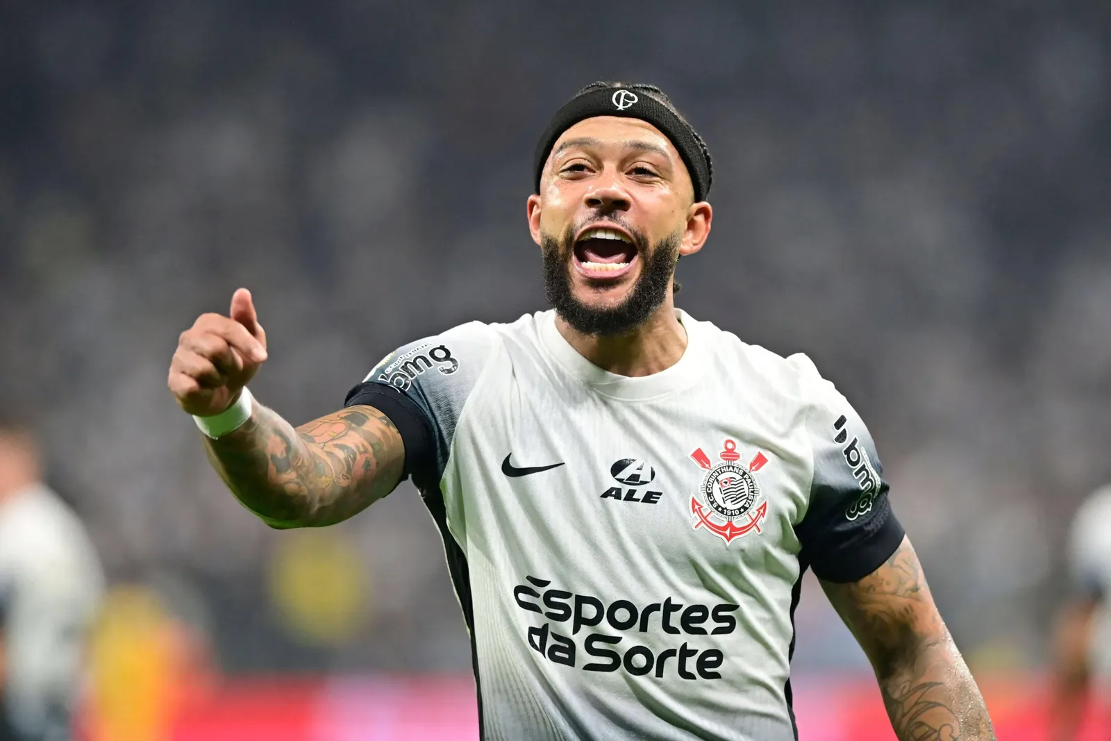 Internacional e Corinthians se enfrentam em duelo contra o rebaixamento