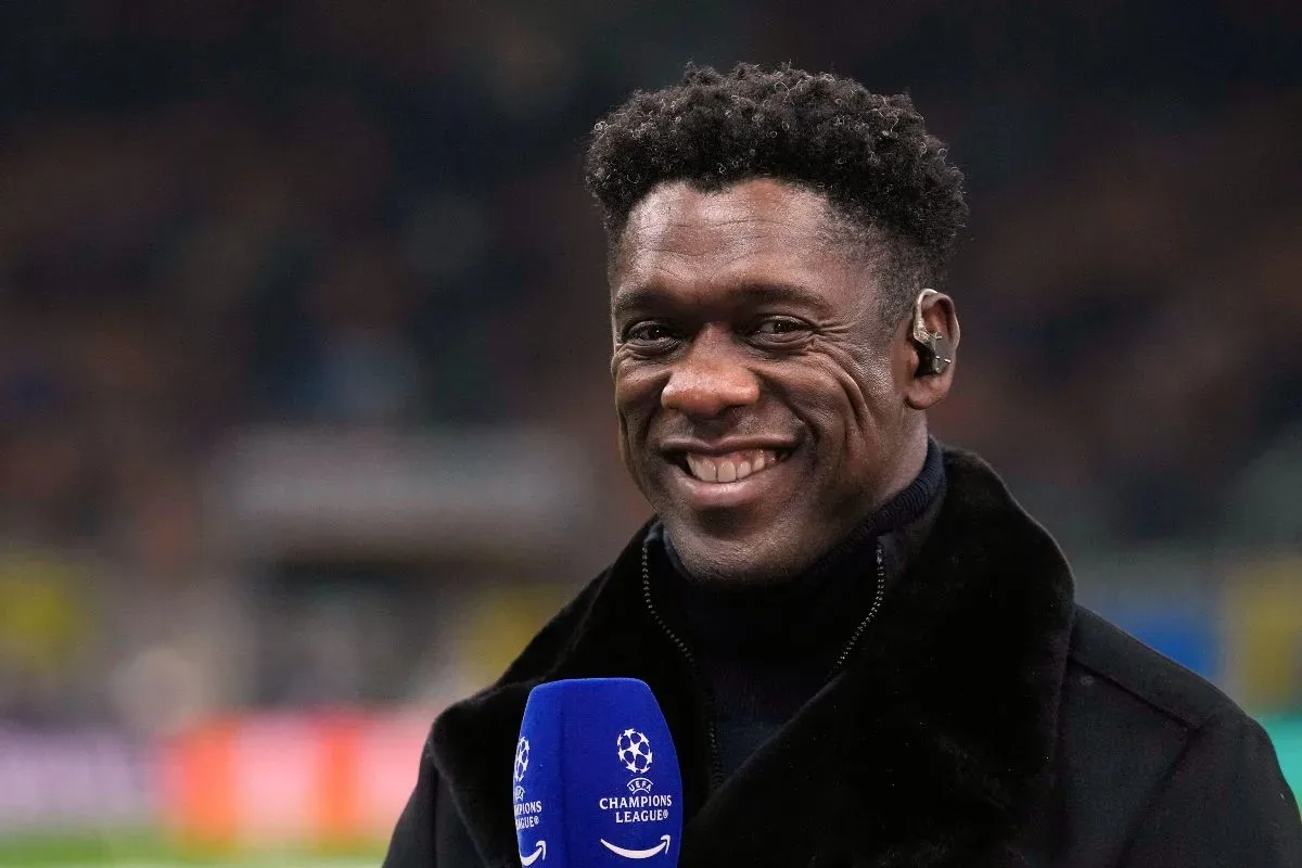 Seedorf assume o Corinthians e firma contrato até dezembro de 2027