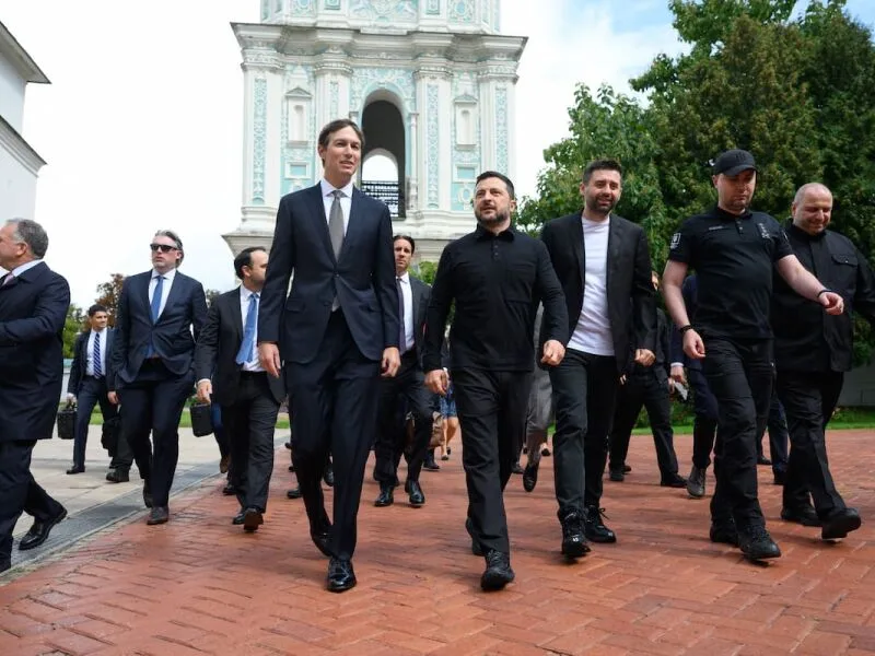 Witkoff e Kushner chegam a Kiev após reunião com Putin em Moscou