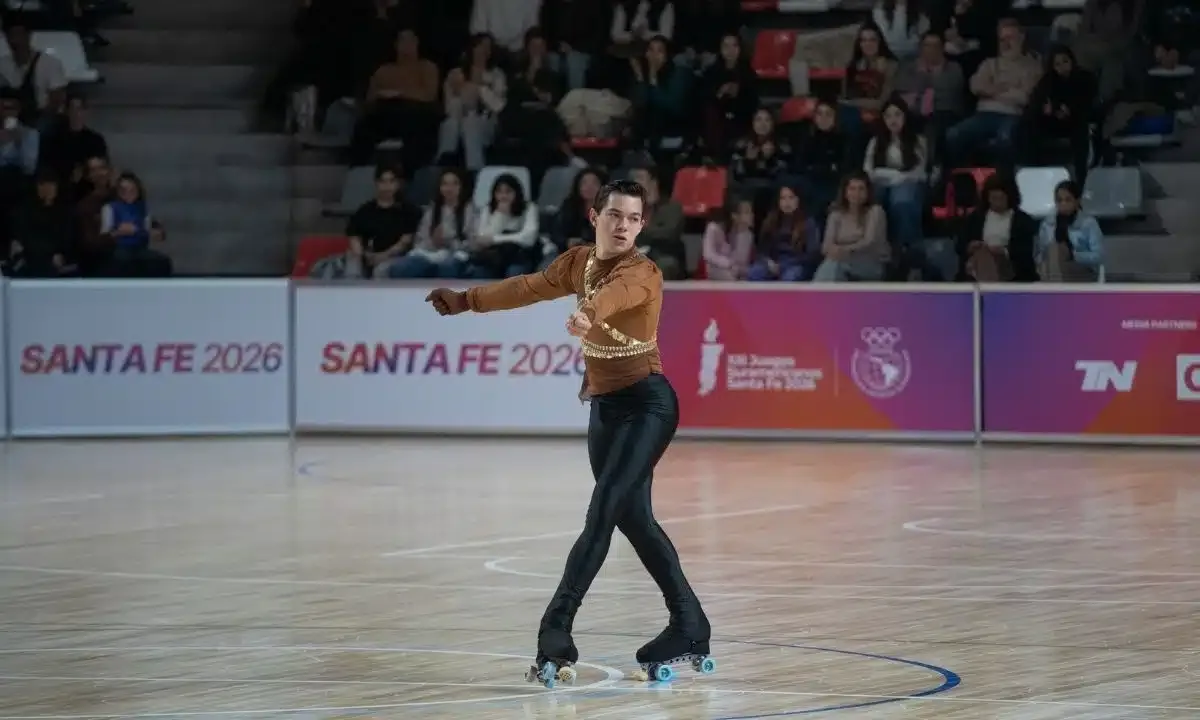 Erik Medziu conquista bronze na patinação artística dos Jogos Sul-Americanos