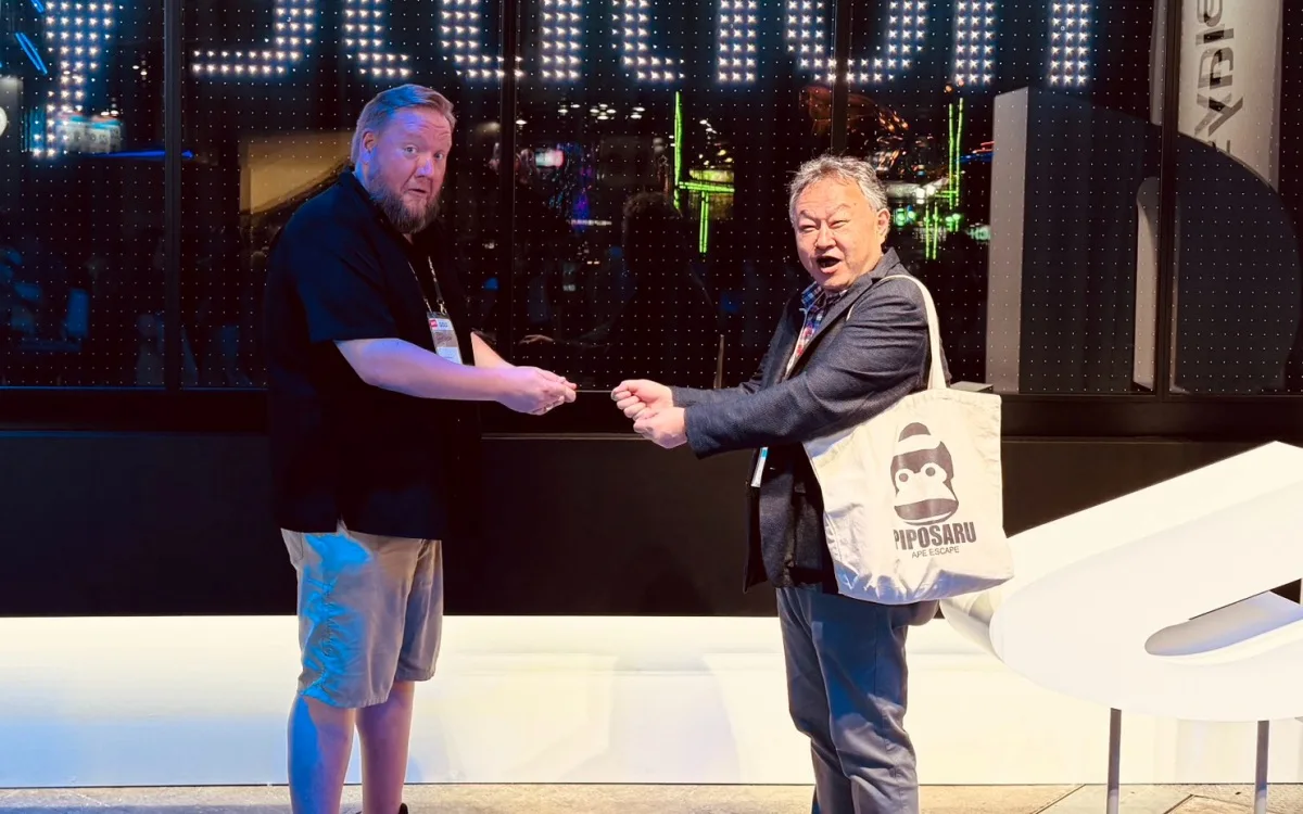 Ex-executivos do PlayStation recriam vídeo que virou meme em 2013