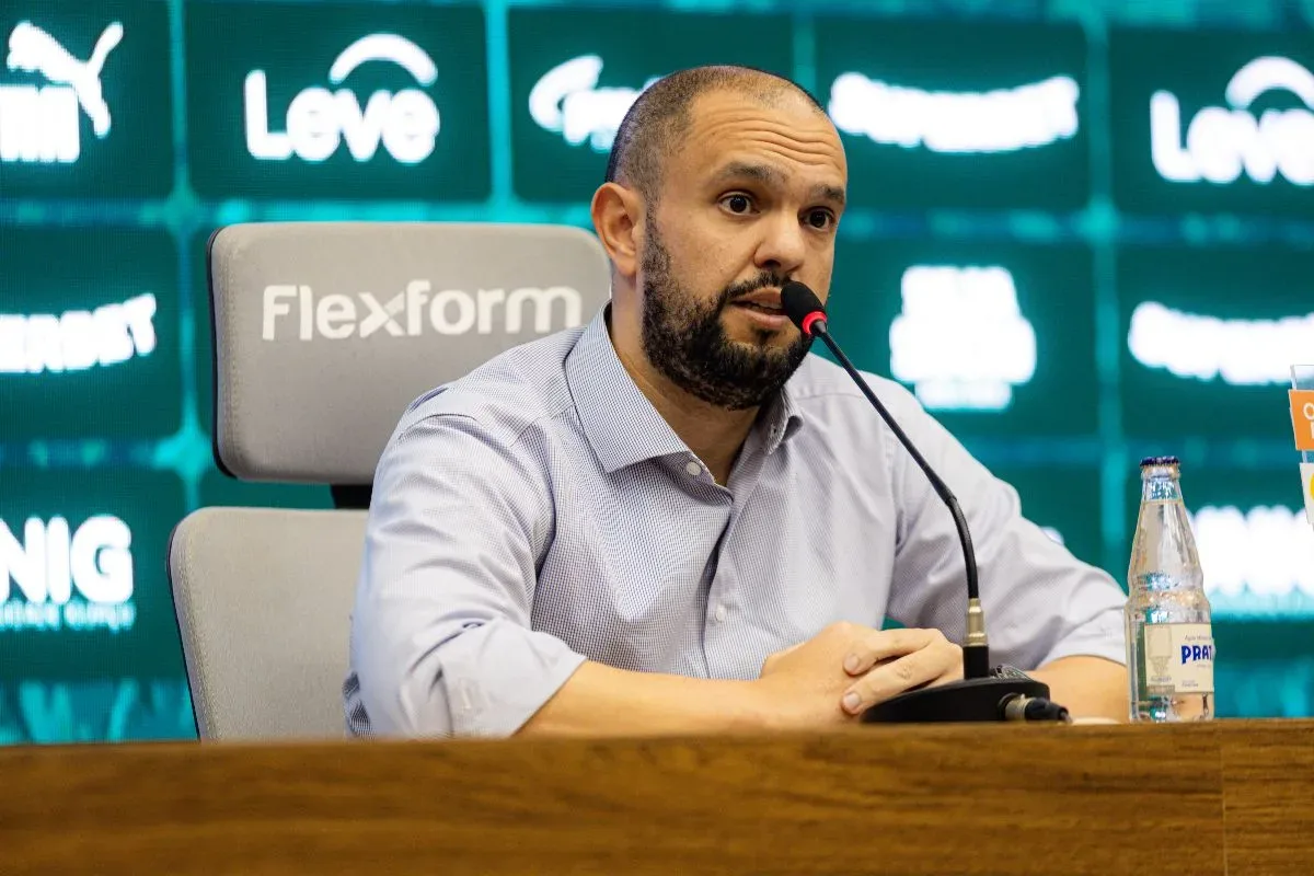 Fluminense critica arbitragem após derrota para o Flamengo no Maracanã