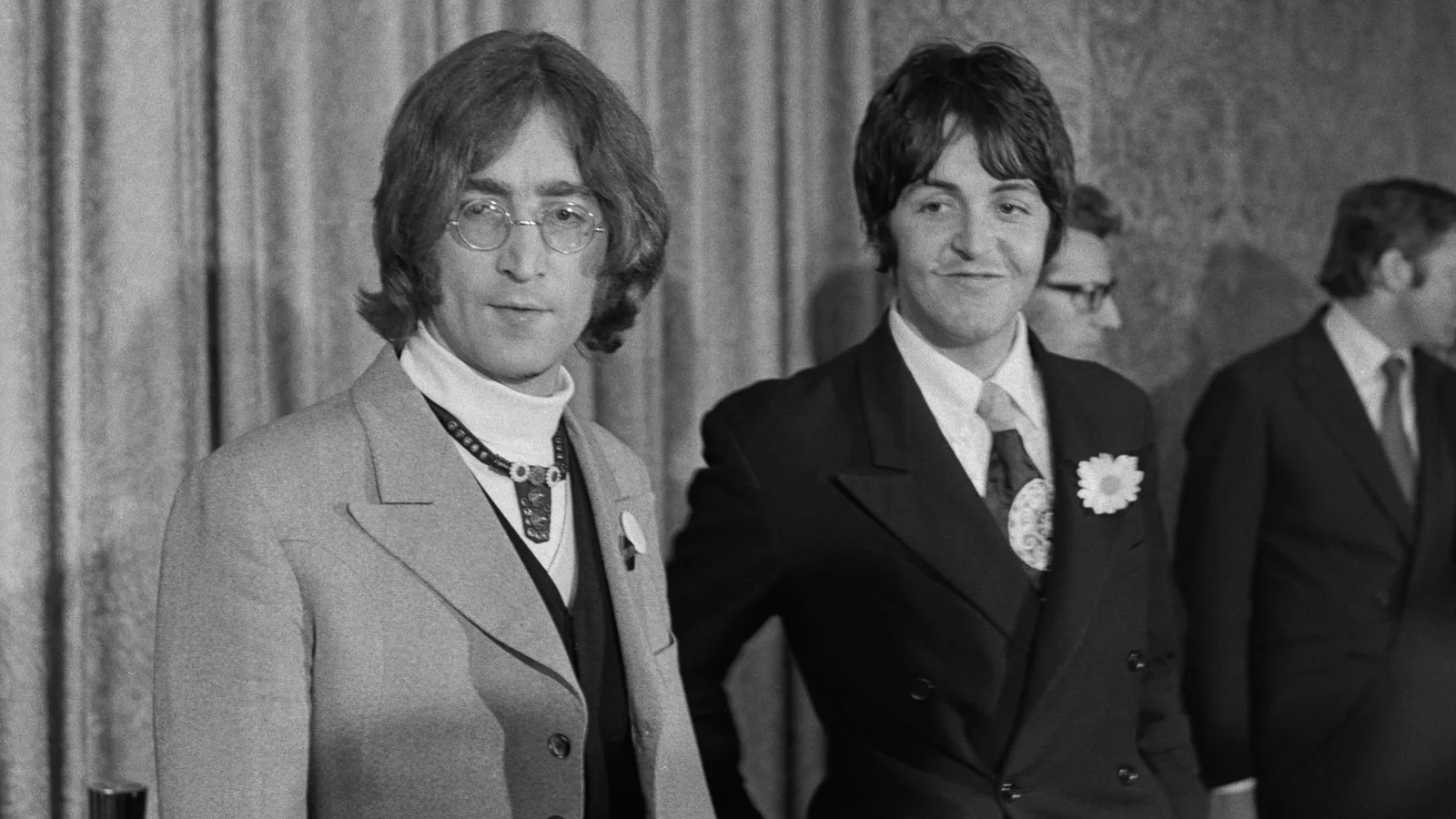 McCartney admite provocações a Lennon em álbum lançado após os Beatles