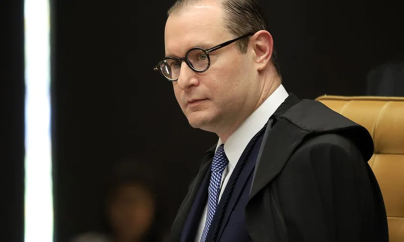 Zanin manda PF liberar íntegra do celular de Daniel Vorcaro ao STF