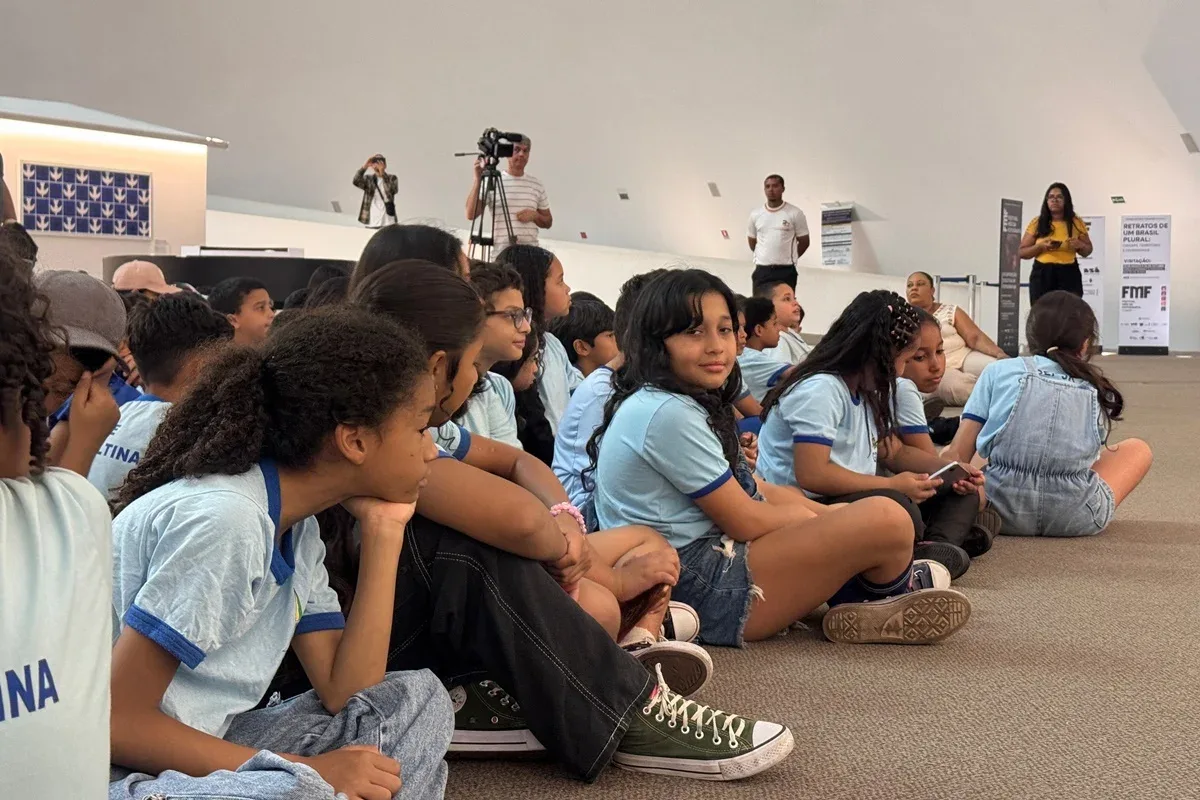 Exposição sobre Brasília recebe mais de 4 mil alunos da rede pública