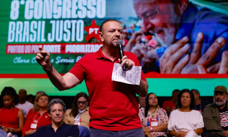 Edinho Silva acusa Flávio Bolsonaro de ameaçar Pix e direitos trabalhistas