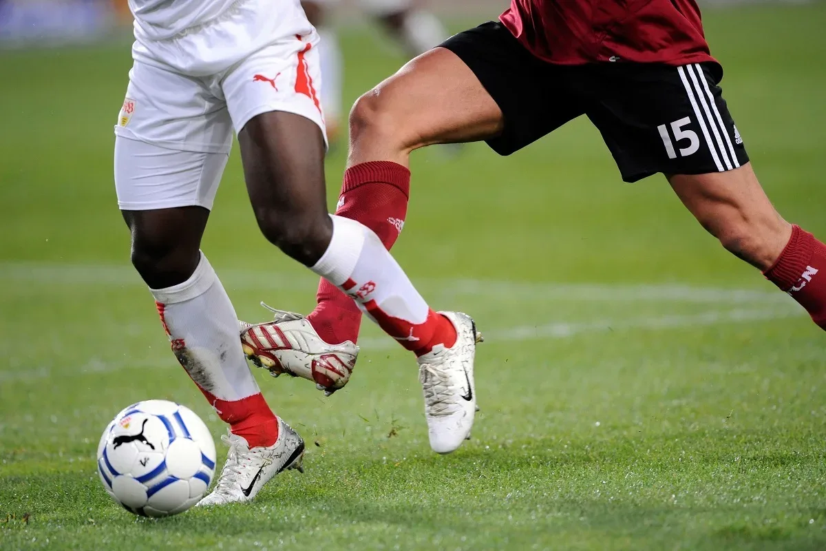 Clássicos e Brasileirão dominam a programação de futebol na TV
