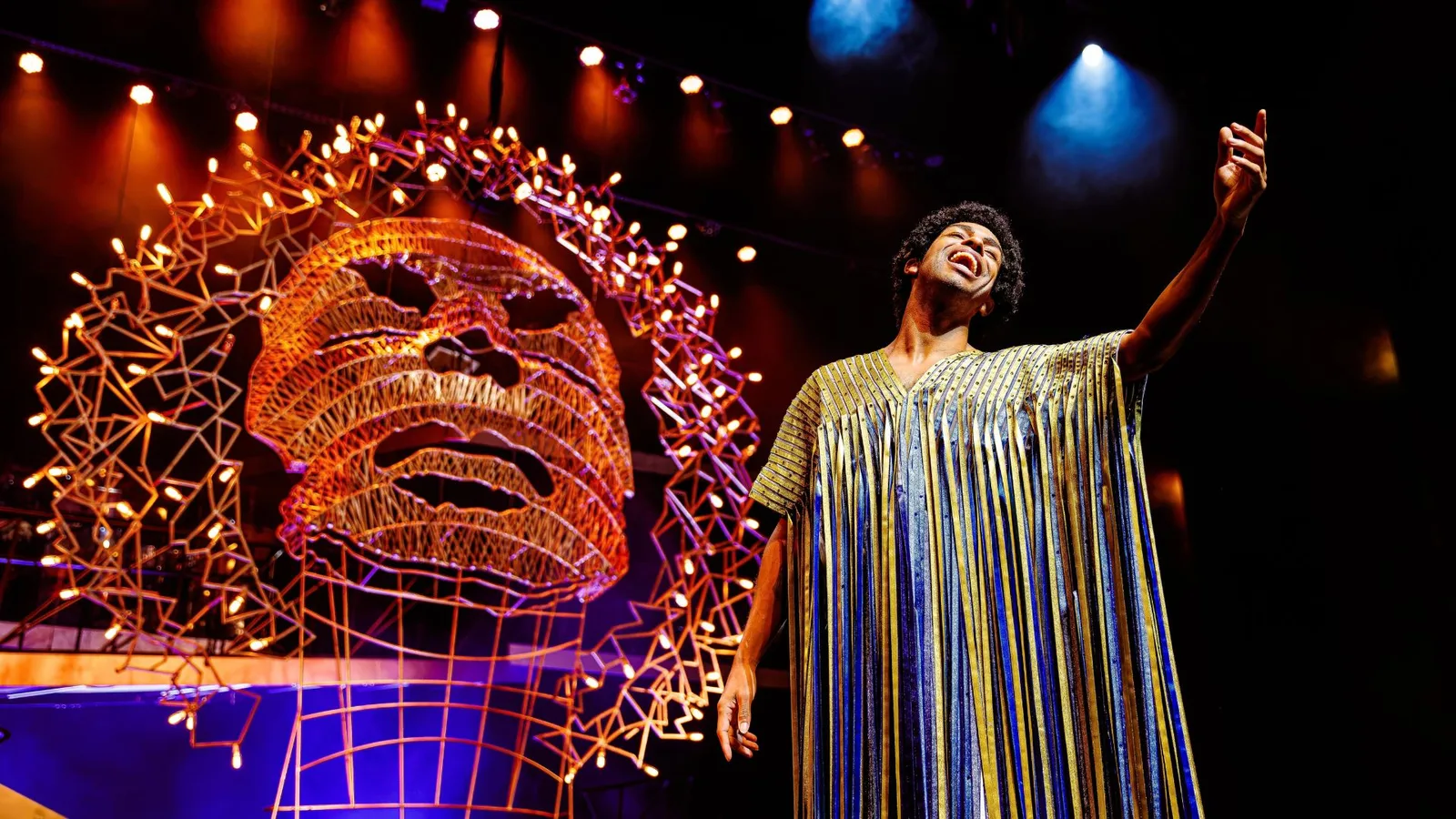Musical sobre Gilberto Gil transforma memória e canções em experiência visual