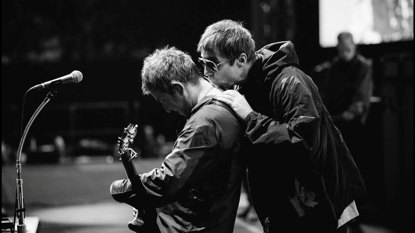 Oasis prepara turnê de 2027 com Noel Gallagher revendo rotina
