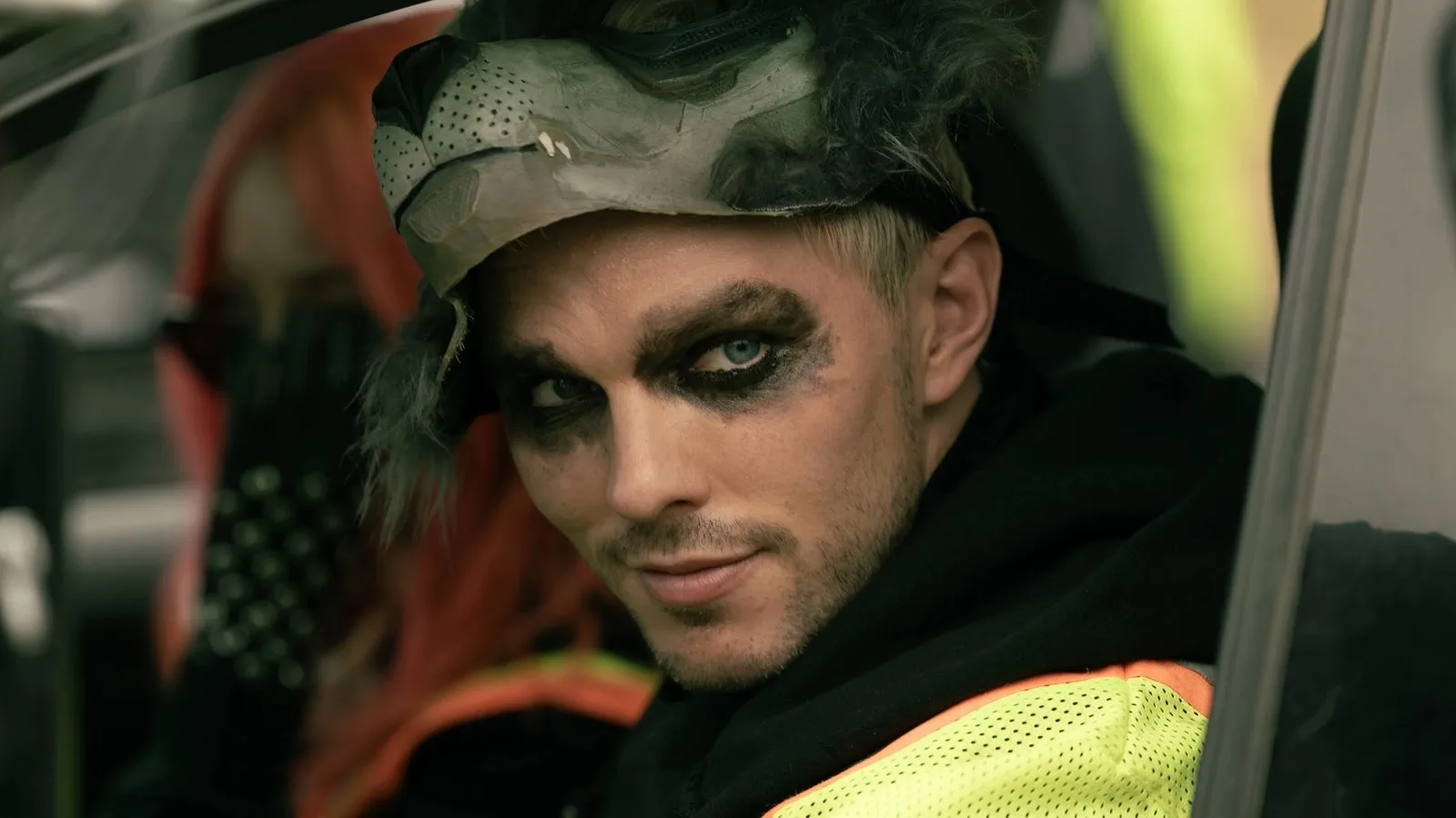 Filme com Nicholas Hoult sobre assaltos transmitidos estreia em novembro de 2026