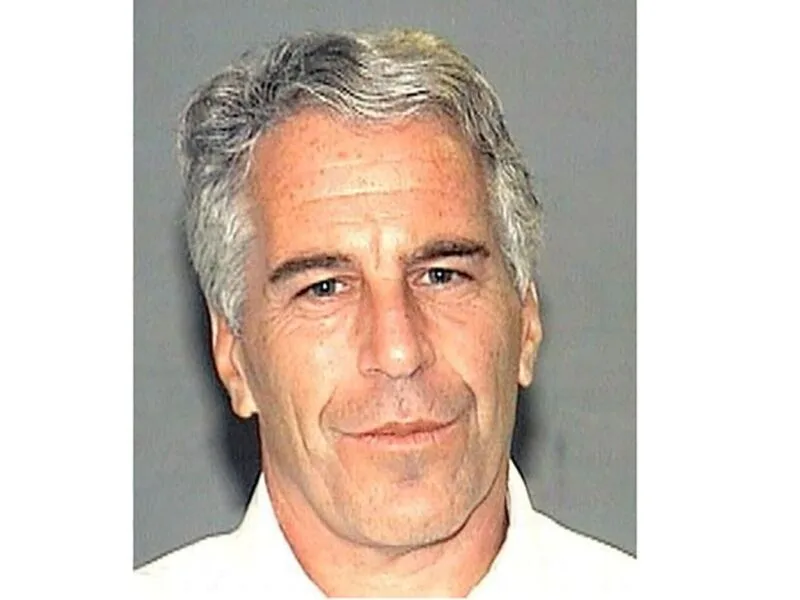 Vídeo de campanha cobra Jeff Crank por arquivos ligados a Epstein