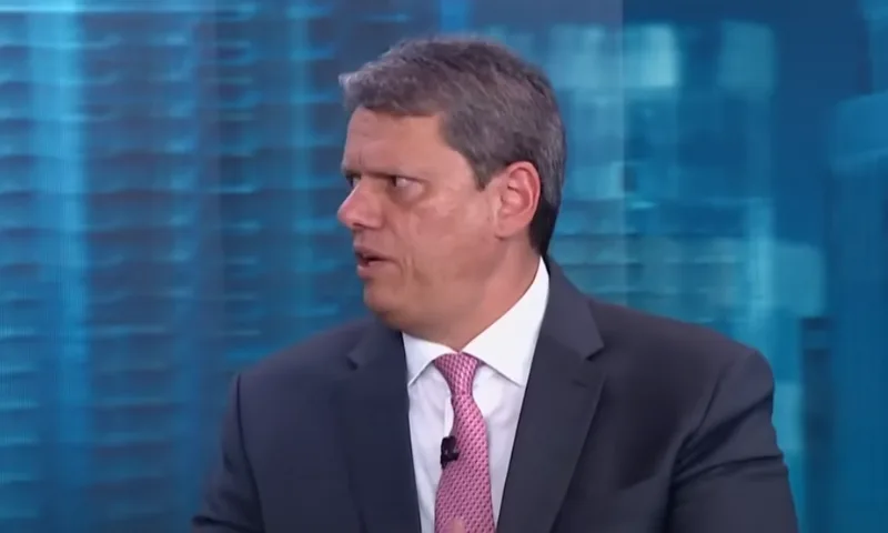 TRE-SP determina direito de resposta de Tarcísio nas redes de deputado do PT